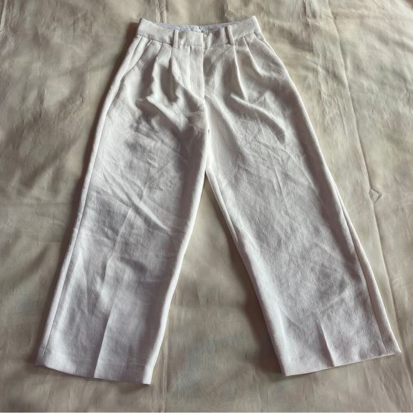 Aritzia- The Effortless Pants Cropped Crepette Light Birch Size 2 Wide Leg - Picture 2 of 9